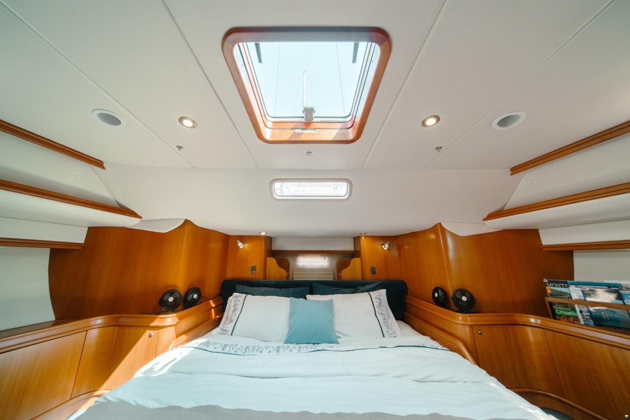 Discovery Yachts 55