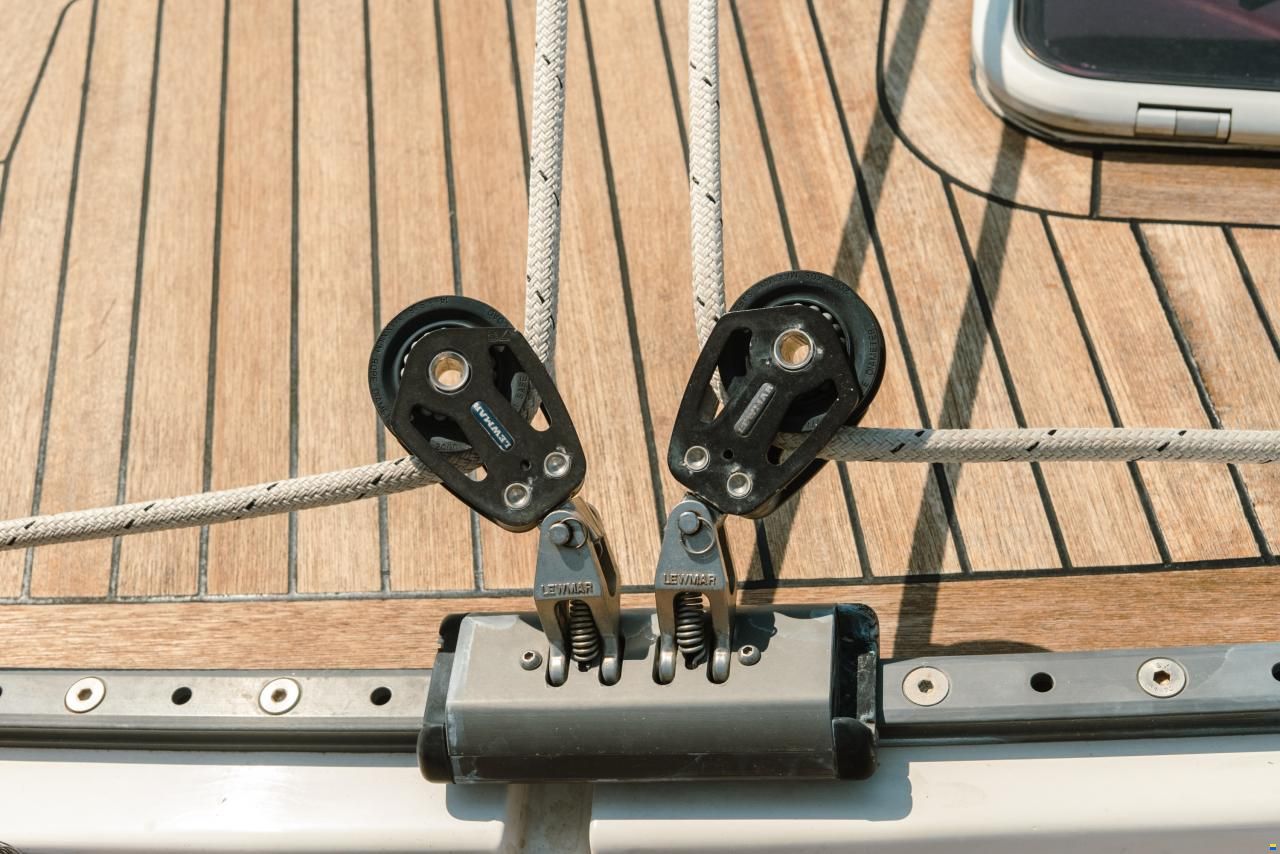 Discovery Yachts 55
