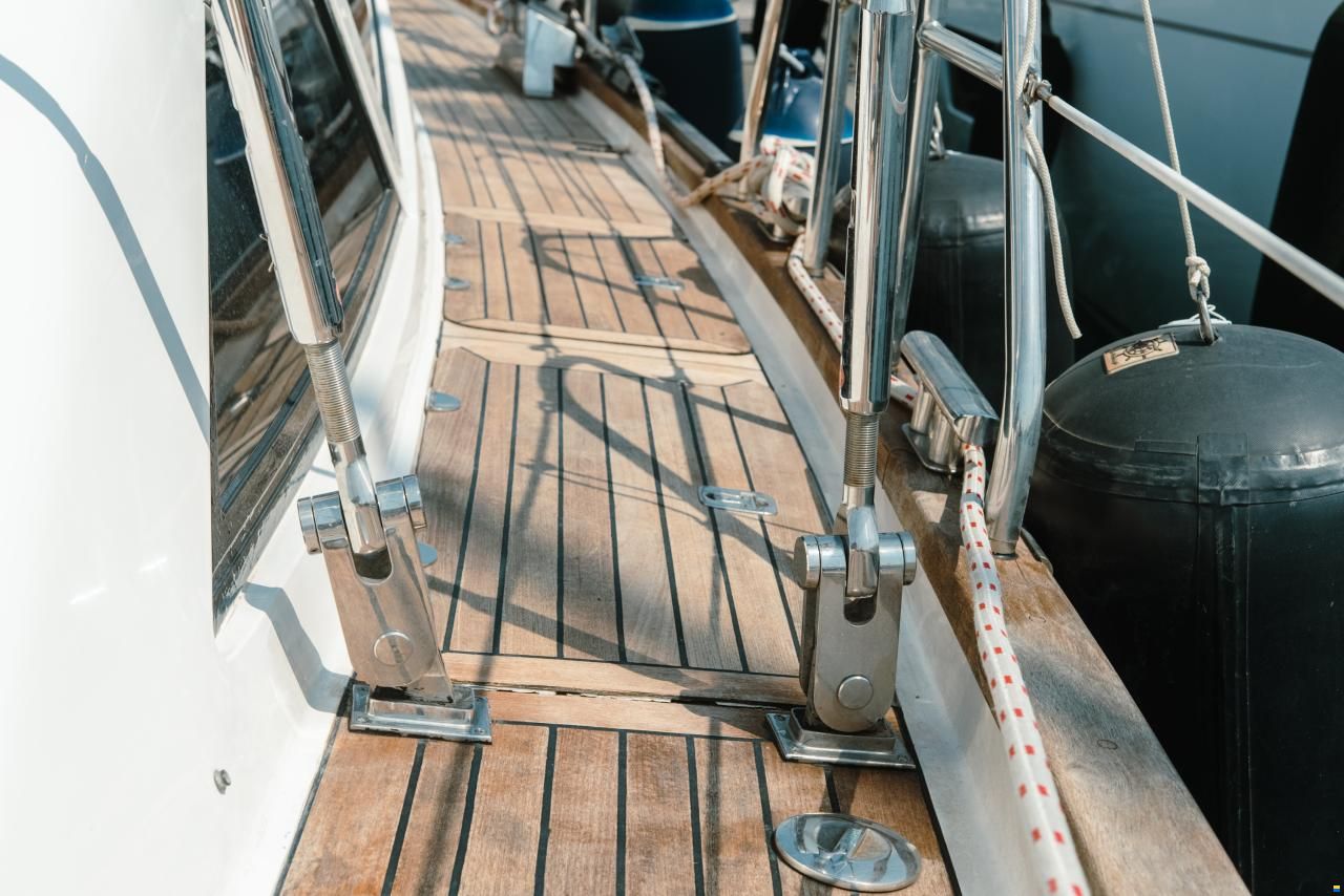 Discovery Yachts 55