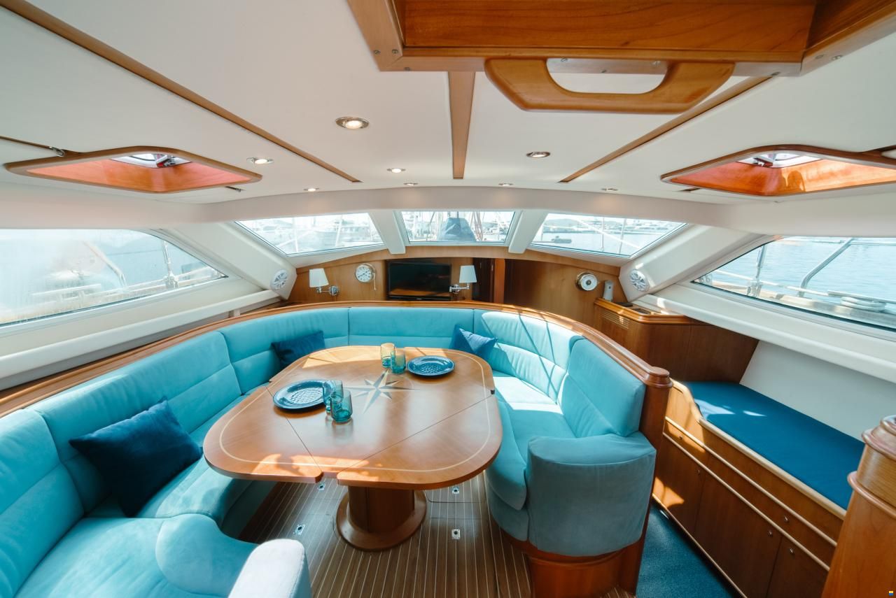 Discovery Yachts 55