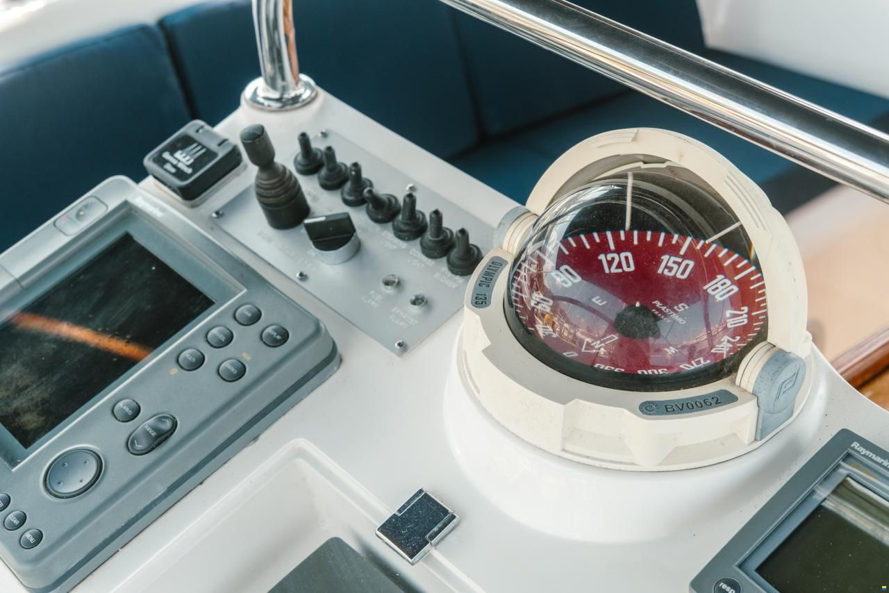 Discovery Yachts 55