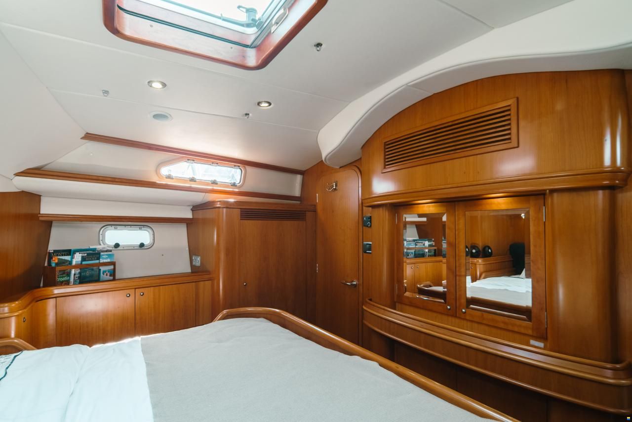 Discovery Yachts 55