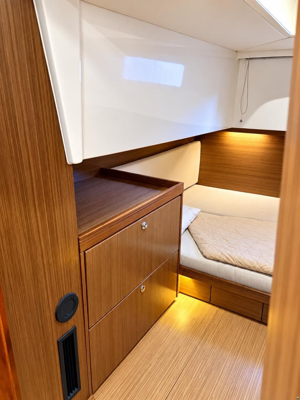 Bavaria Deep Blue 46