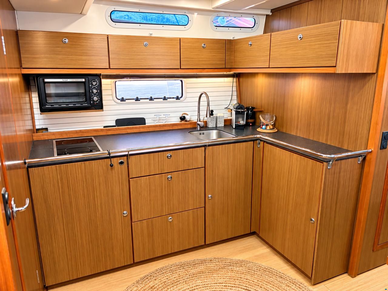Bavaria Deep Blue 46