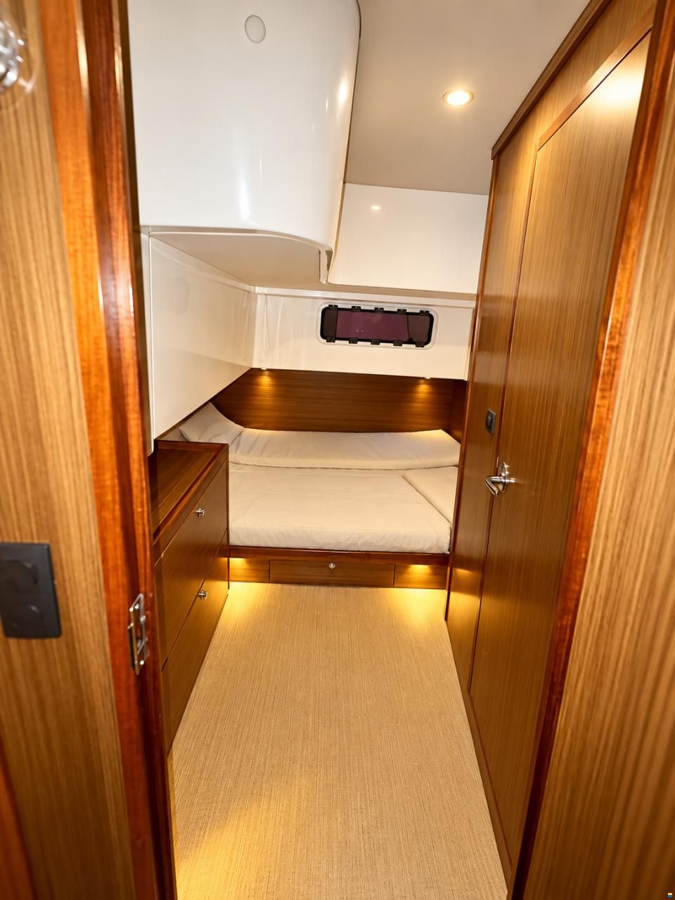 Bavaria Deep Blue 46