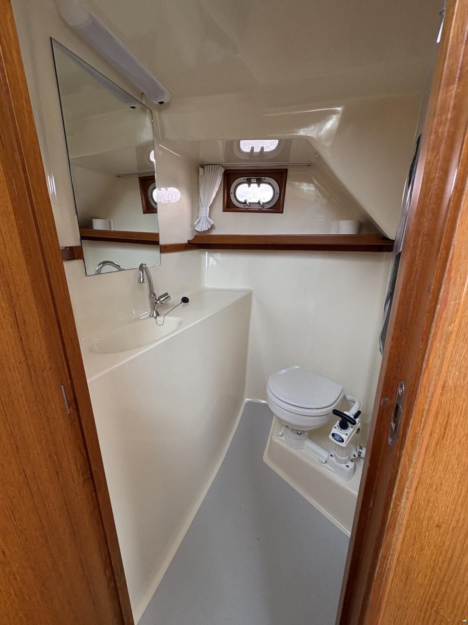 Kent 28 -Cantia 28 Cabin Cruiser