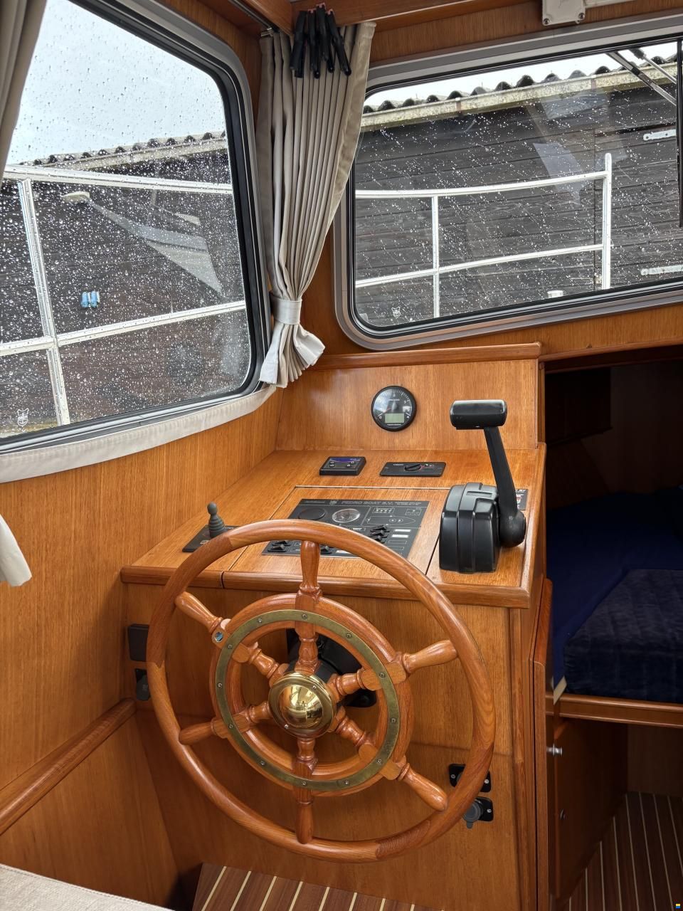 Kent 28 -Cantia 28 Cabin Cruiser