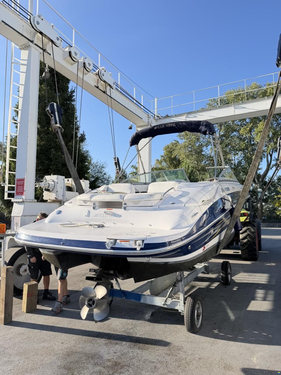 Four Winns 250 Horizon