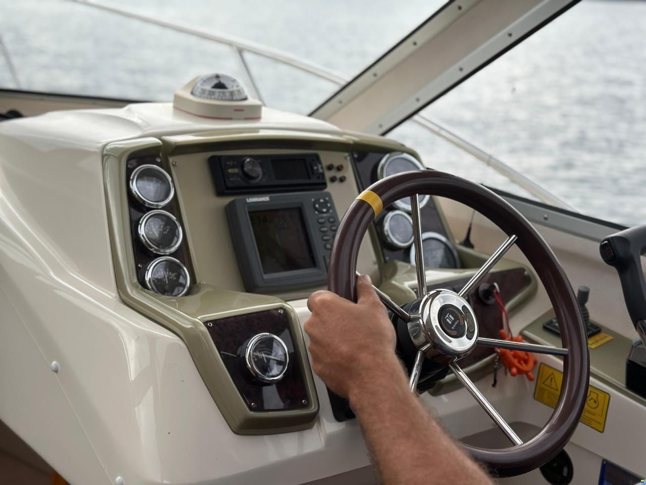 Bella 765 Cabin