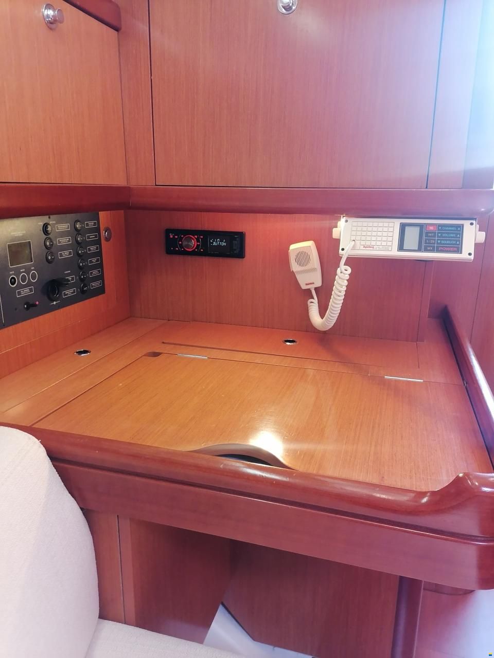 Beneteau Oceanis 37