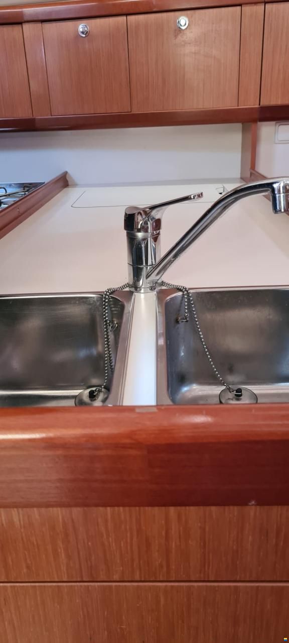 Beneteau Oceanis 37