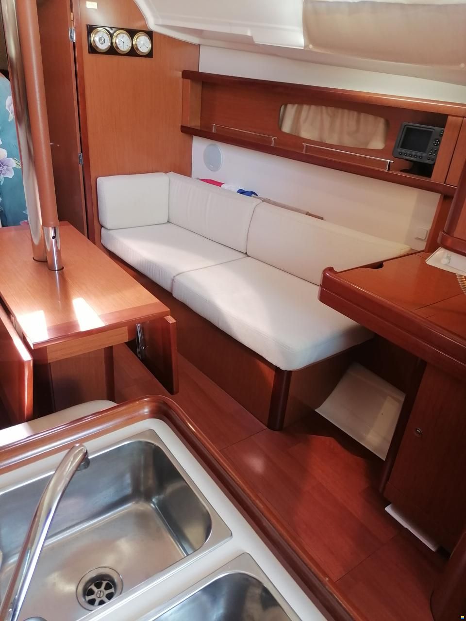 Beneteau Oceanis 37