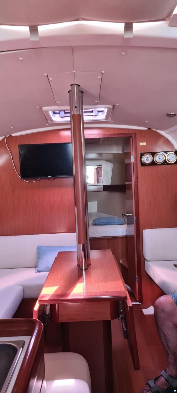 Beneteau Oceanis 37
