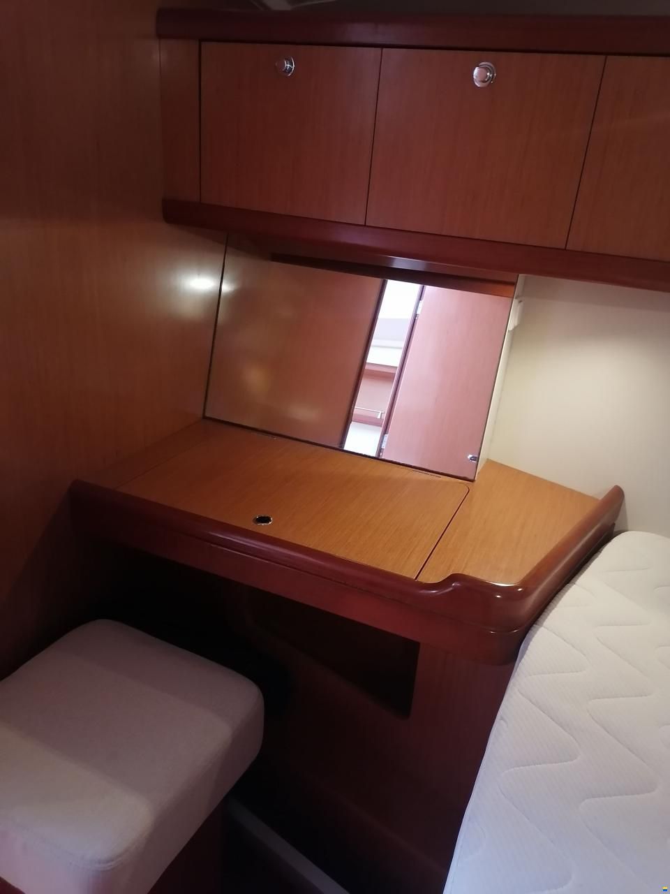 Beneteau Oceanis 37