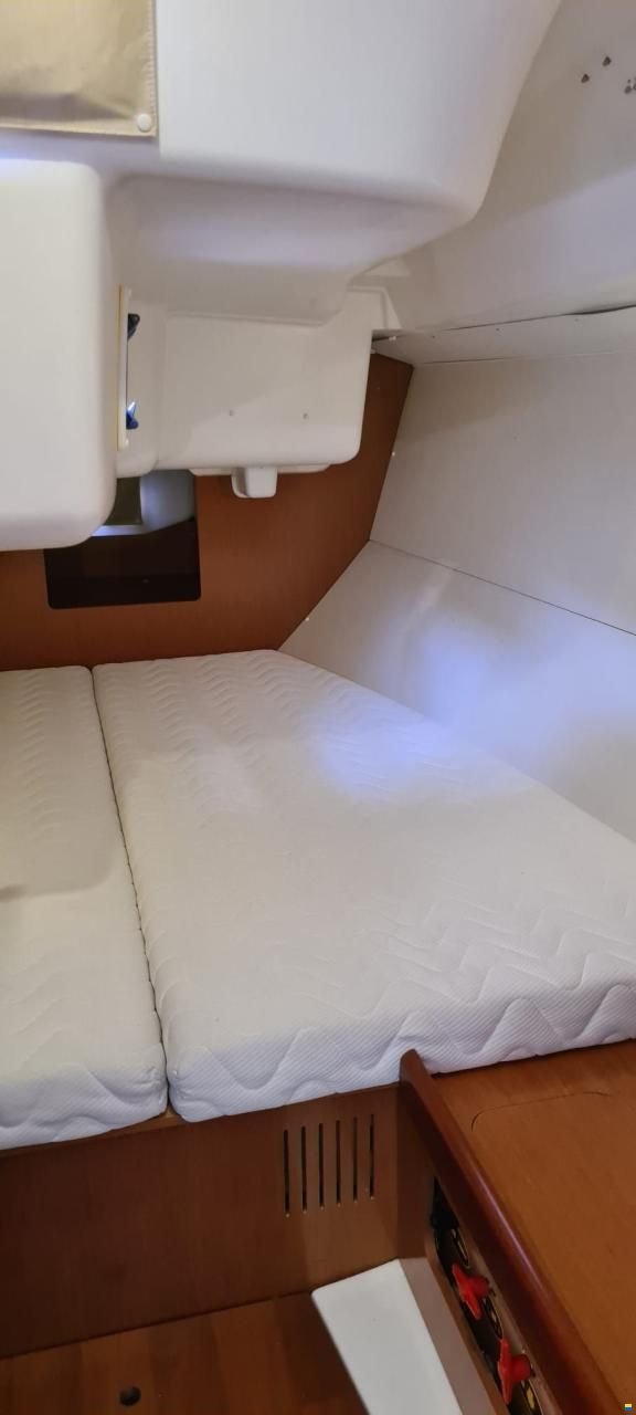 Beneteau Oceanis 37