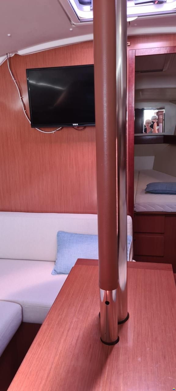 Beneteau Oceanis 37