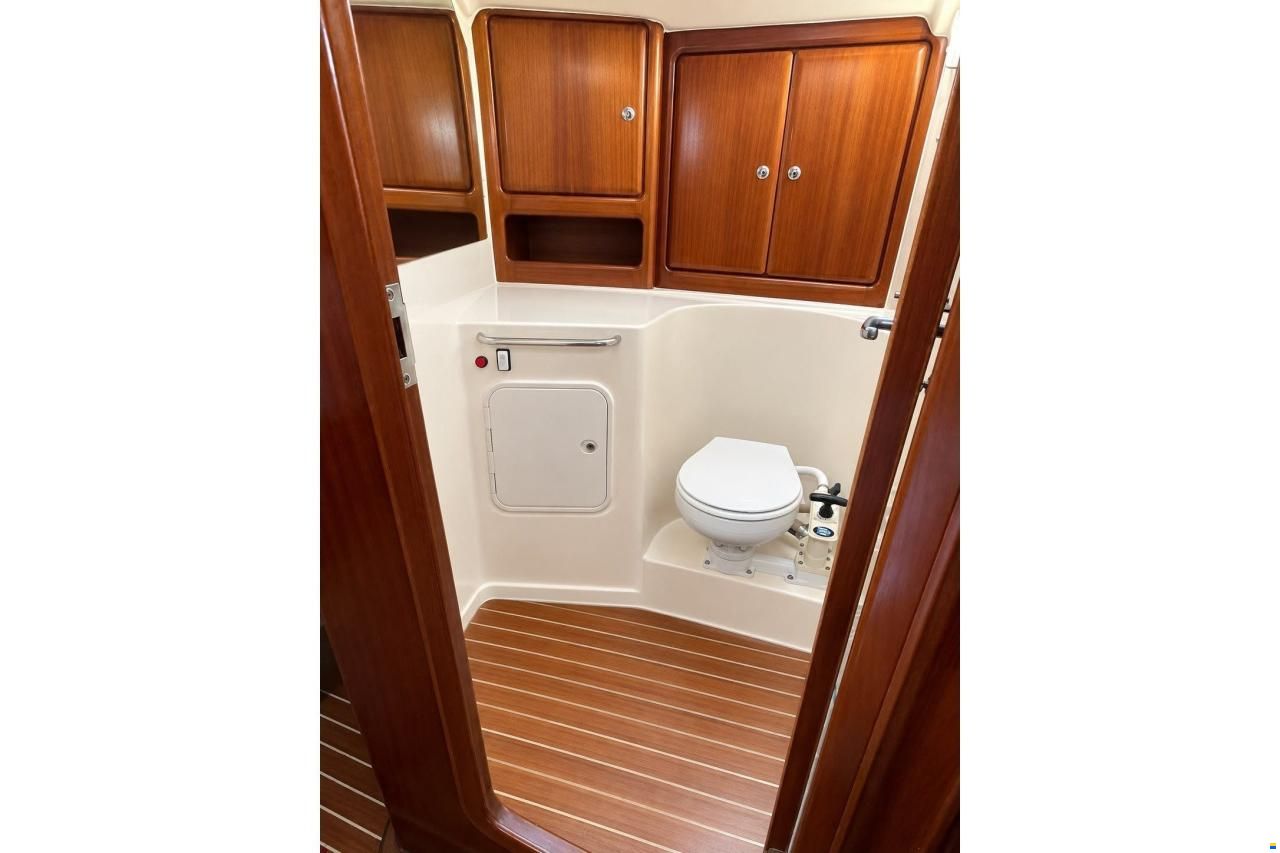 Bavaria 42