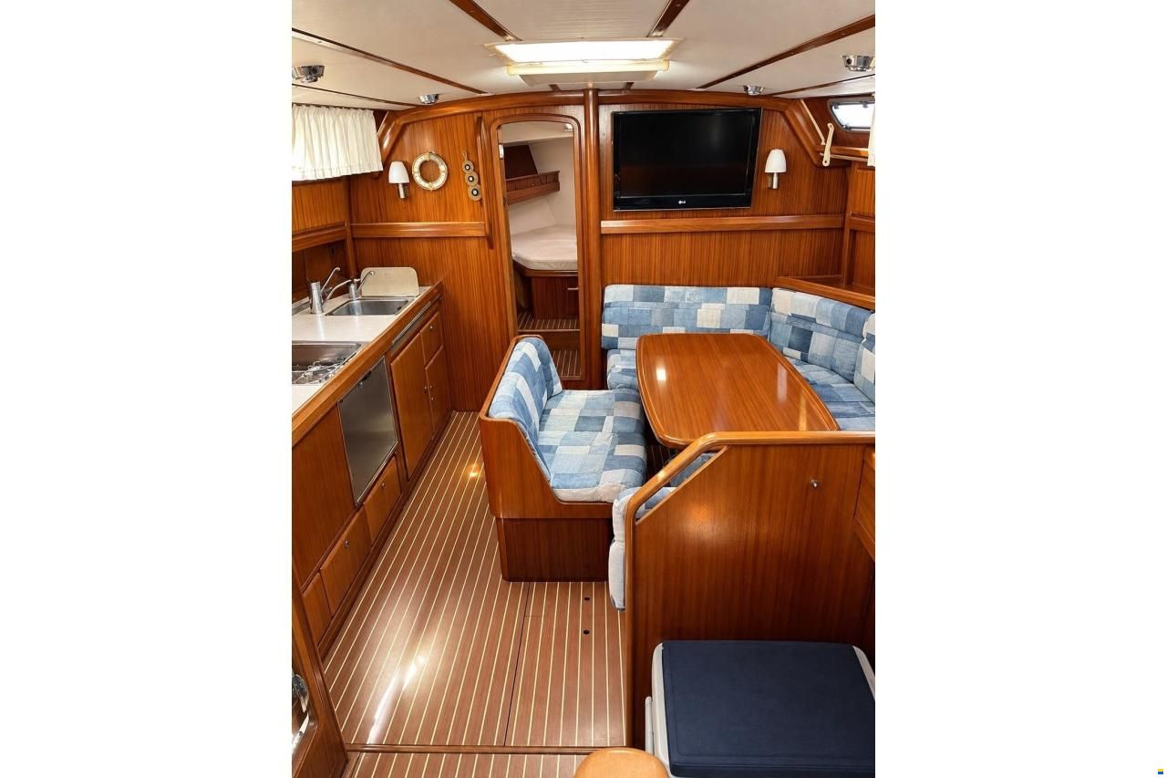Bavaria 42