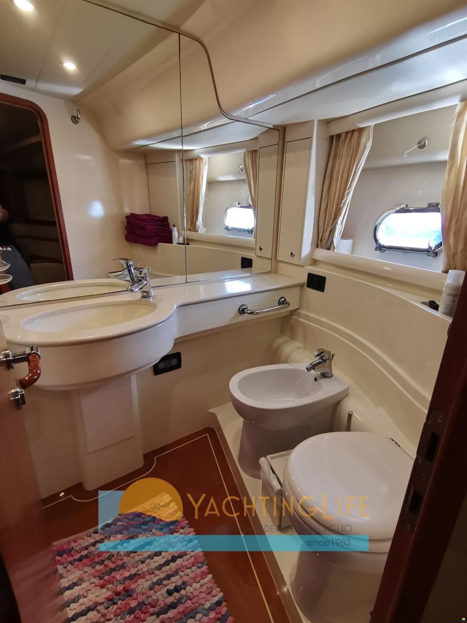 Ferretti 590