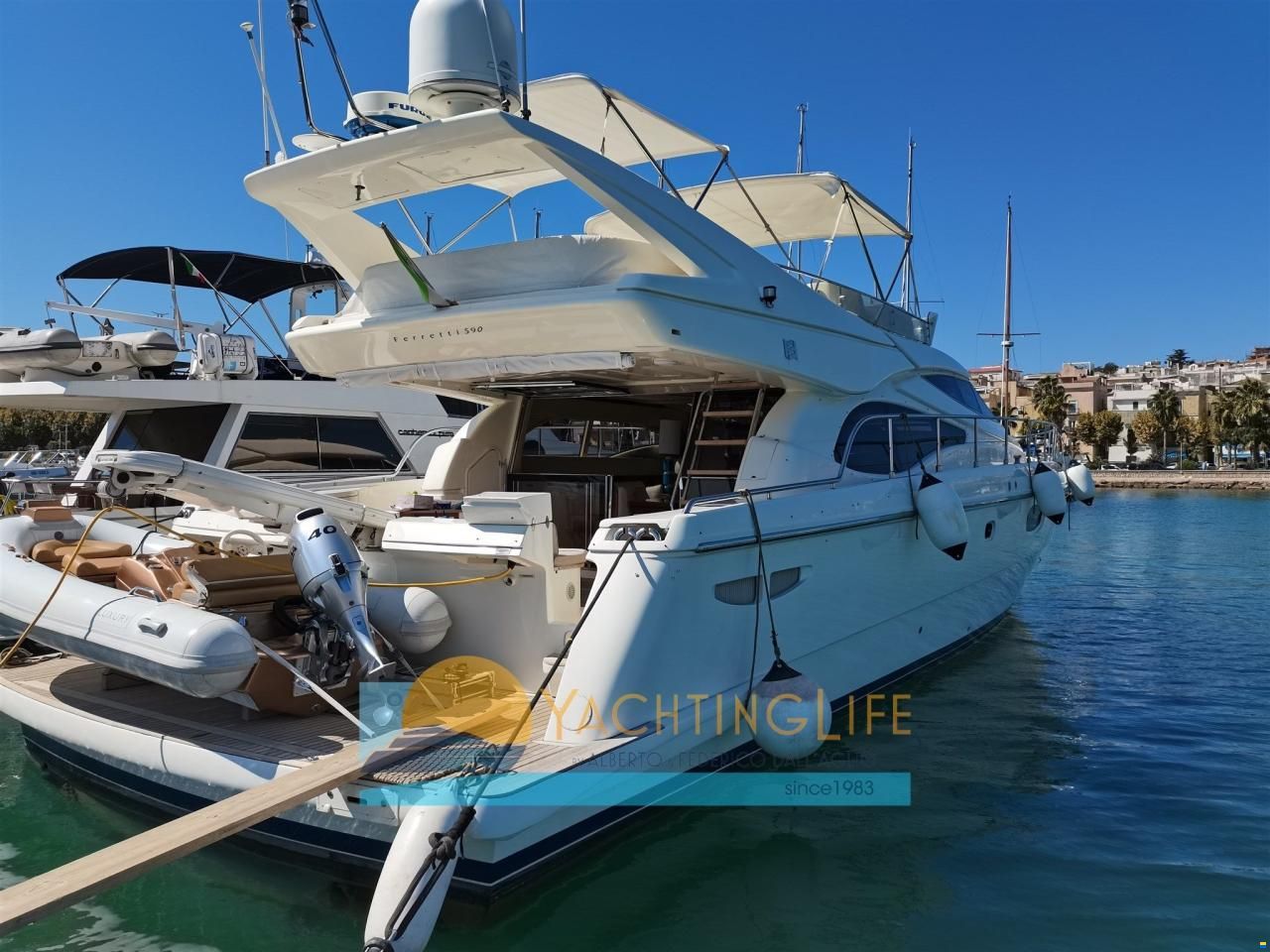 Ferretti 590