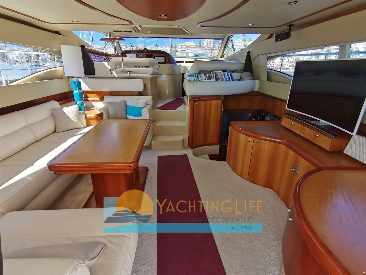 Ferretti 590