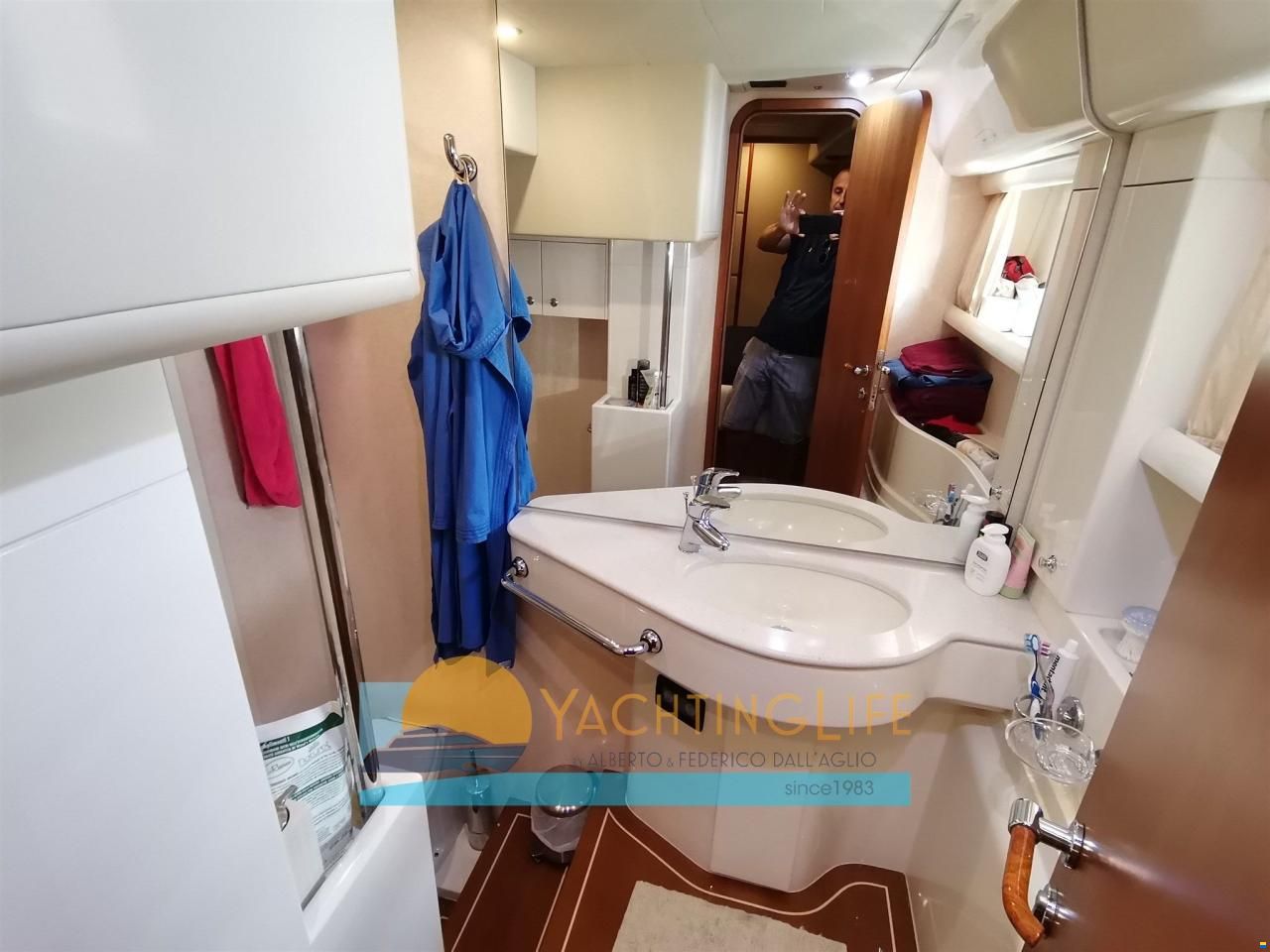 Ferretti 590