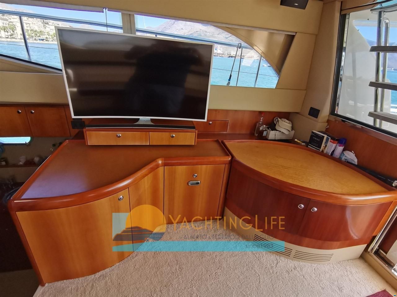 Ferretti 590
