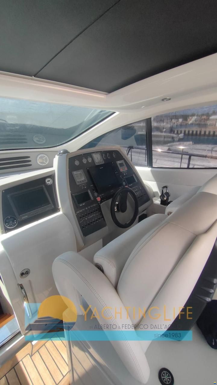 Pershing 56'