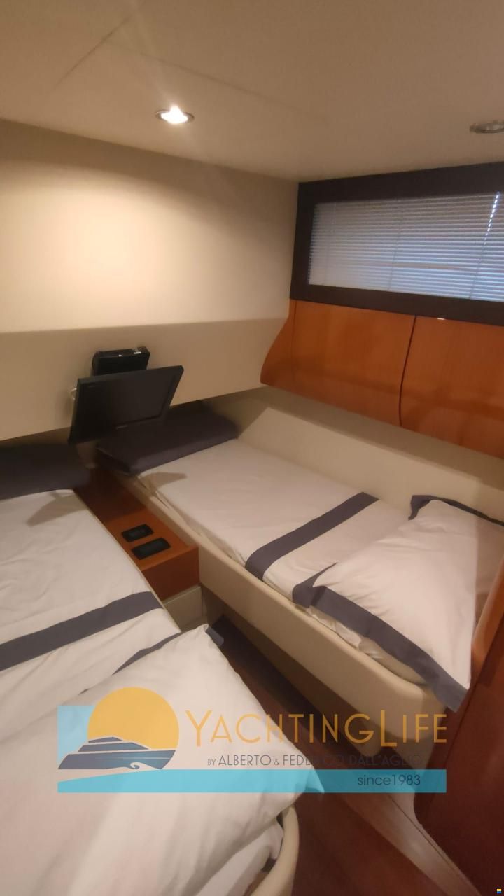 Pershing 56'