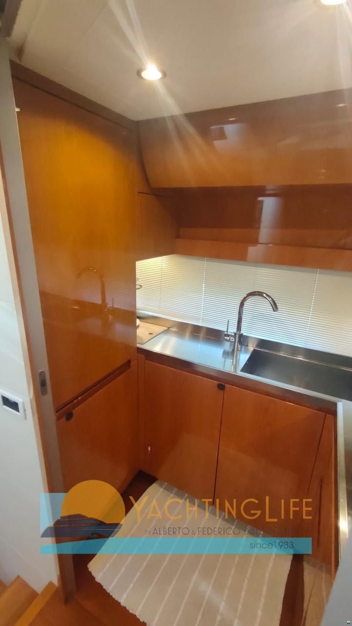 Pershing 56'