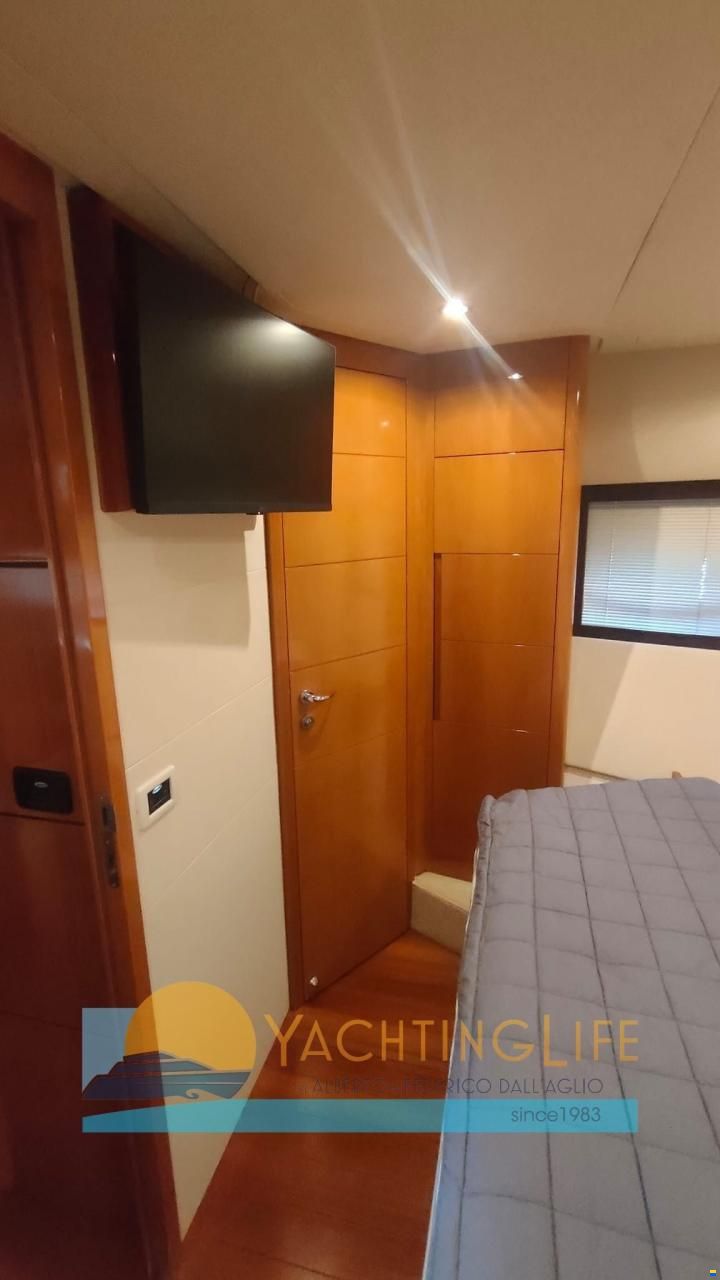 Pershing 56'