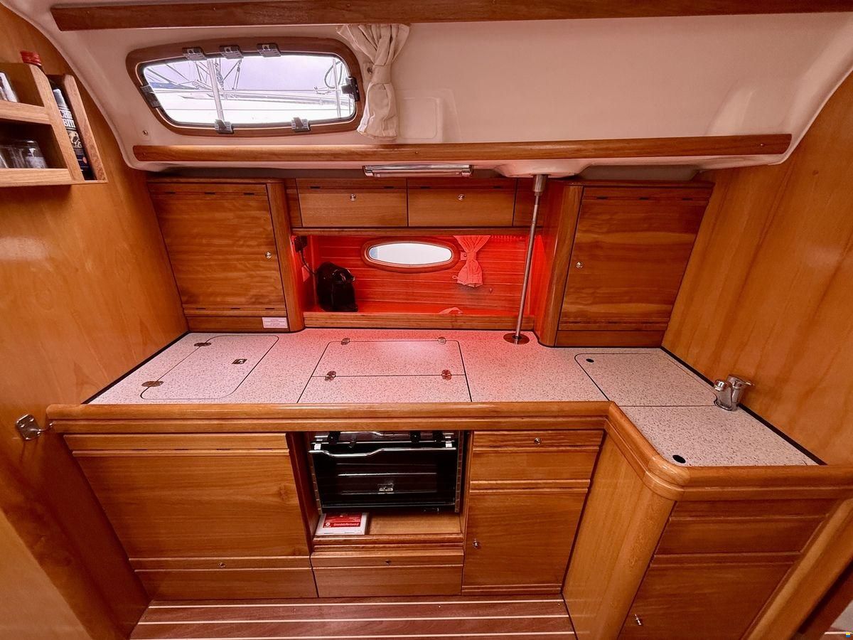 Bavaria 39