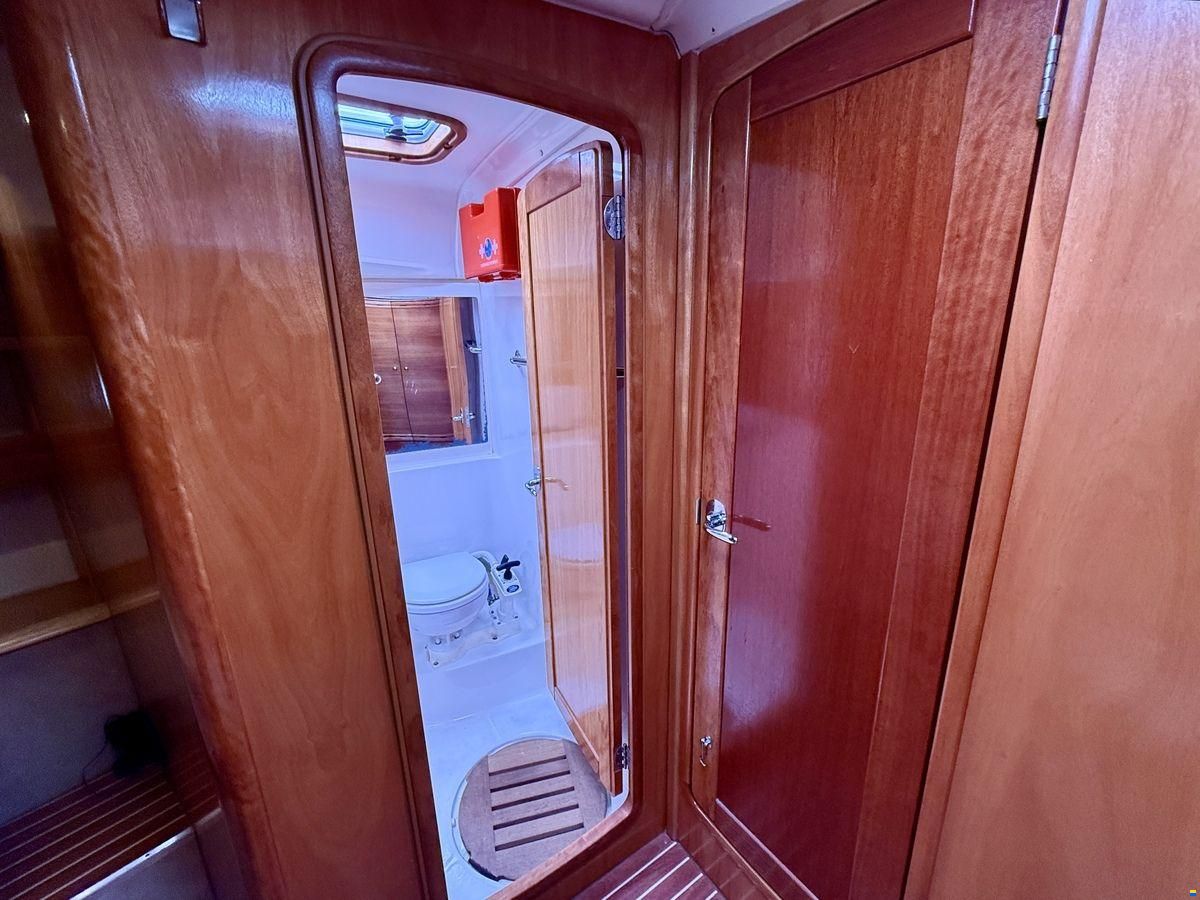 Bavaria 39