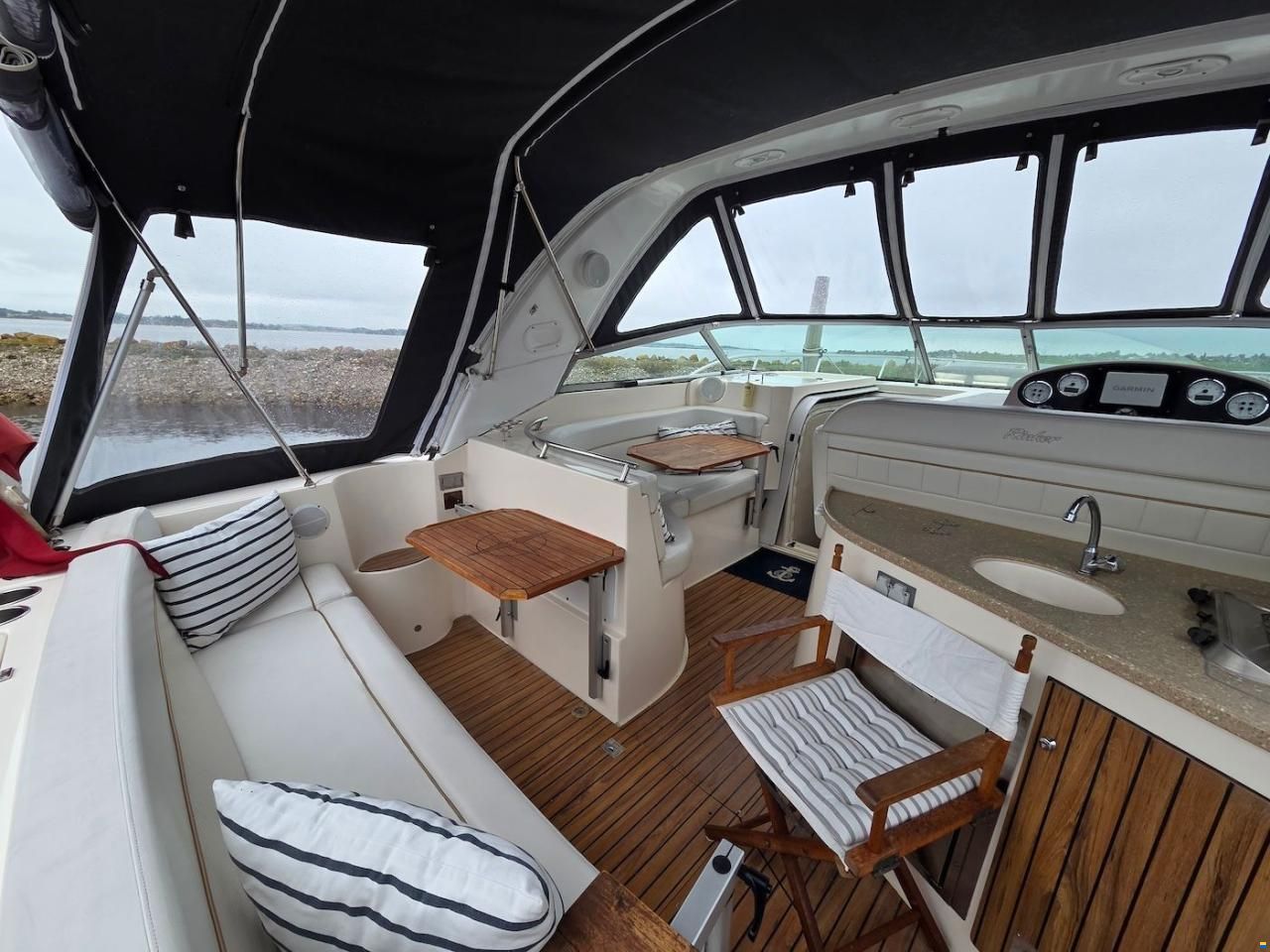 Rinker 360 Fiesta Vee