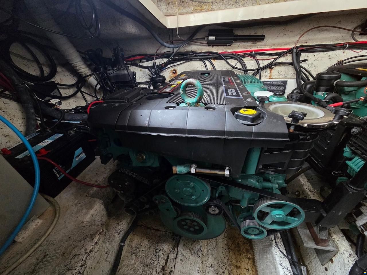 Rinker 360 Fiesta Vee