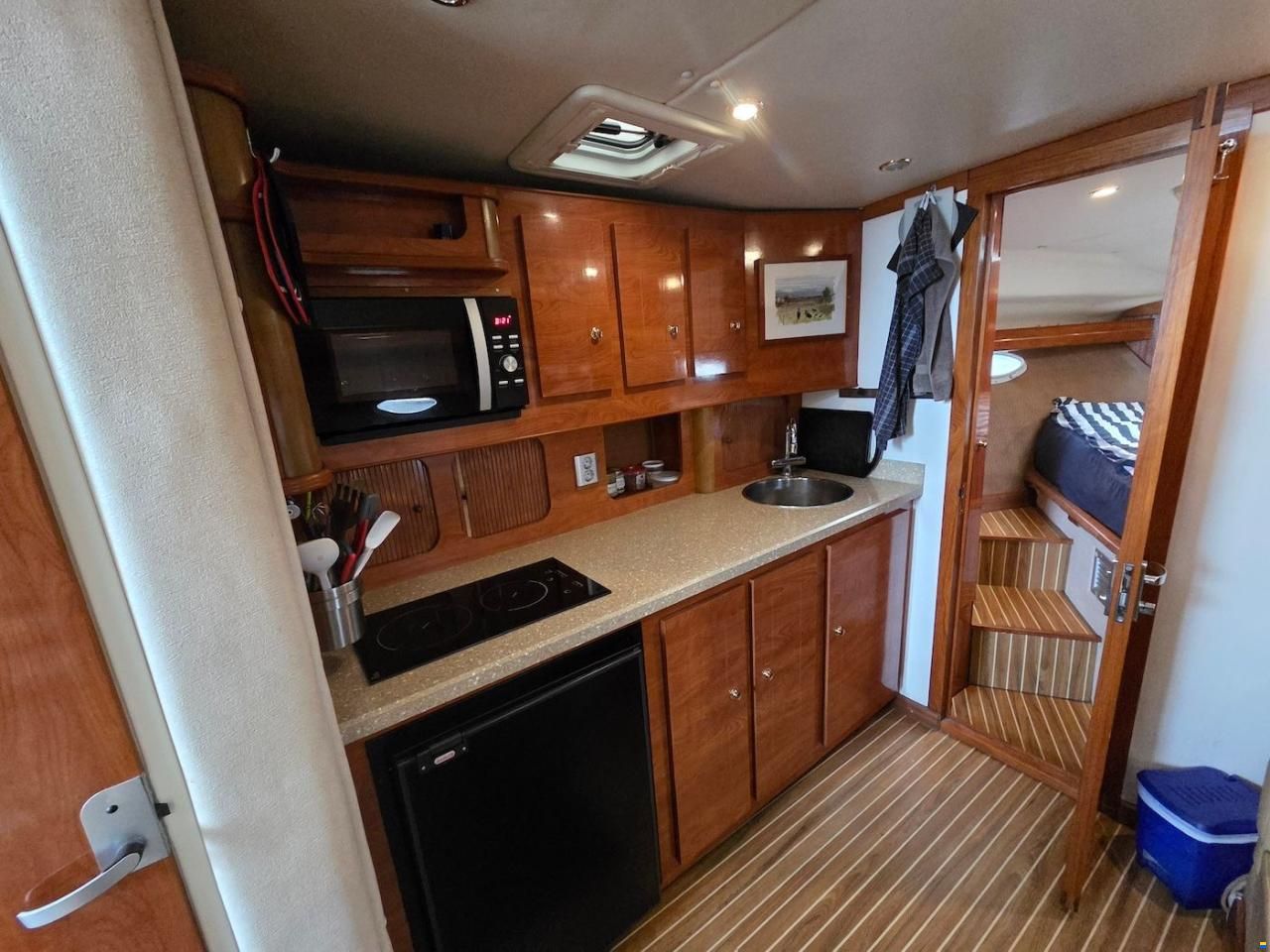 Rinker 360 Fiesta Vee