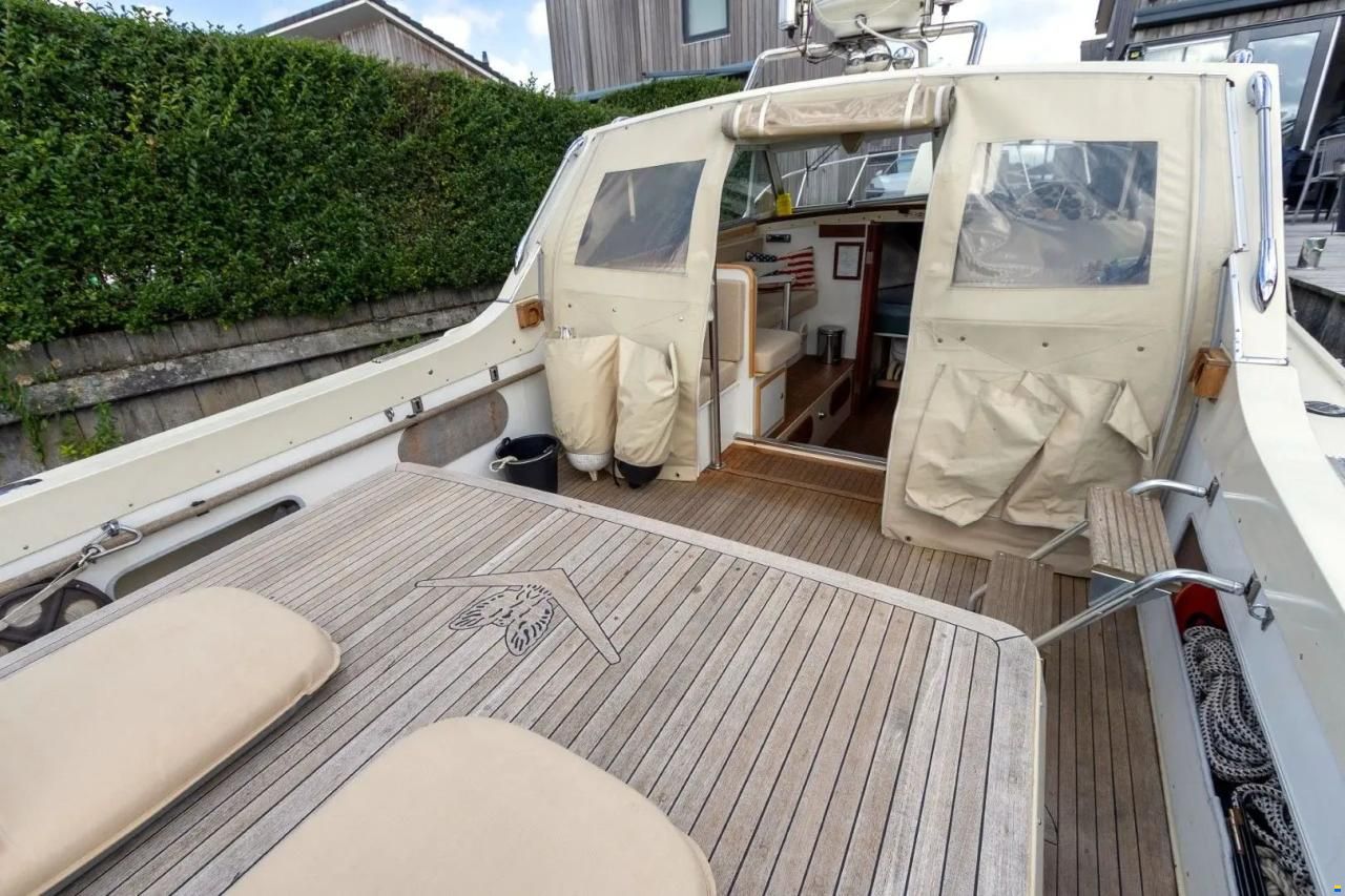Bertram 26 HT