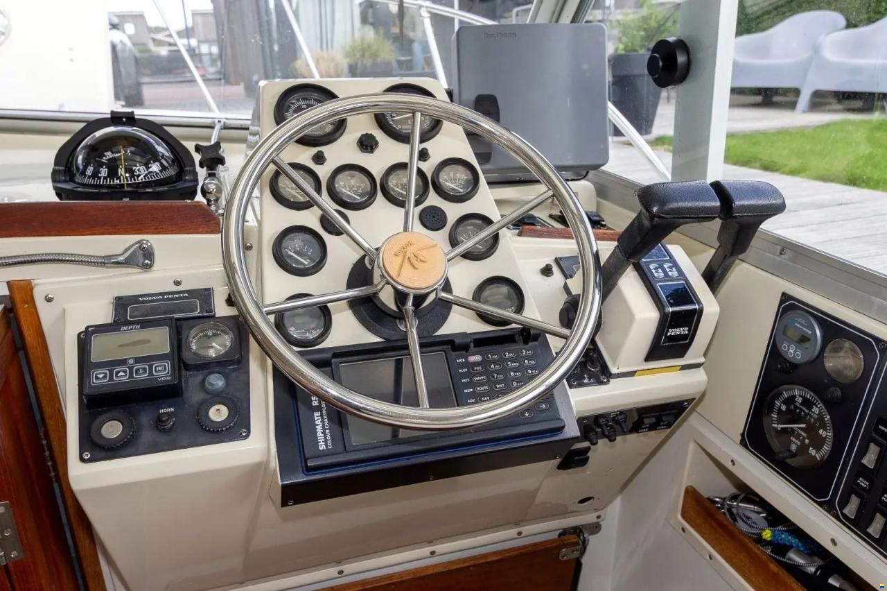Bertram 26 HT