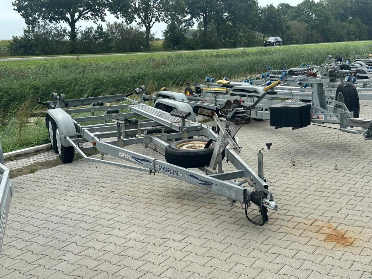 Marlin trailier 2200