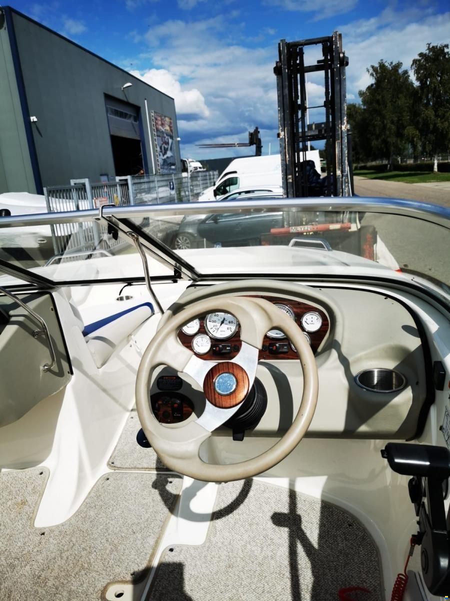 Glastron GT 185