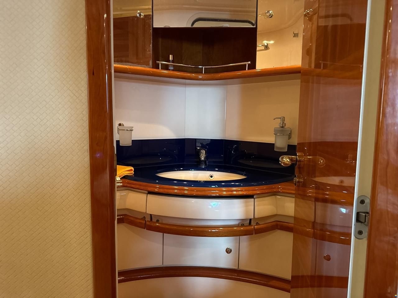 Azimut 55E