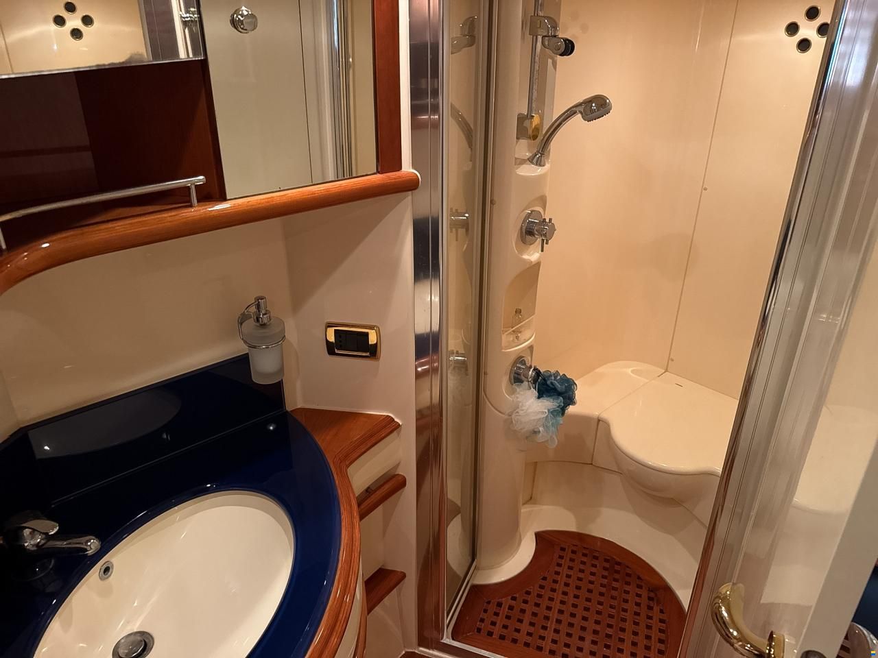 Azimut 55E