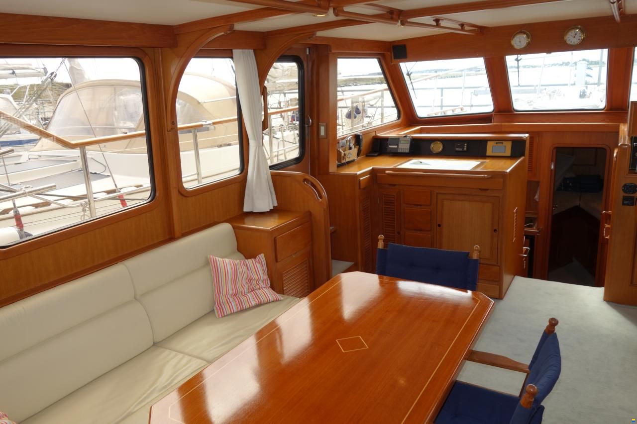 AMS Marine Trawler 420