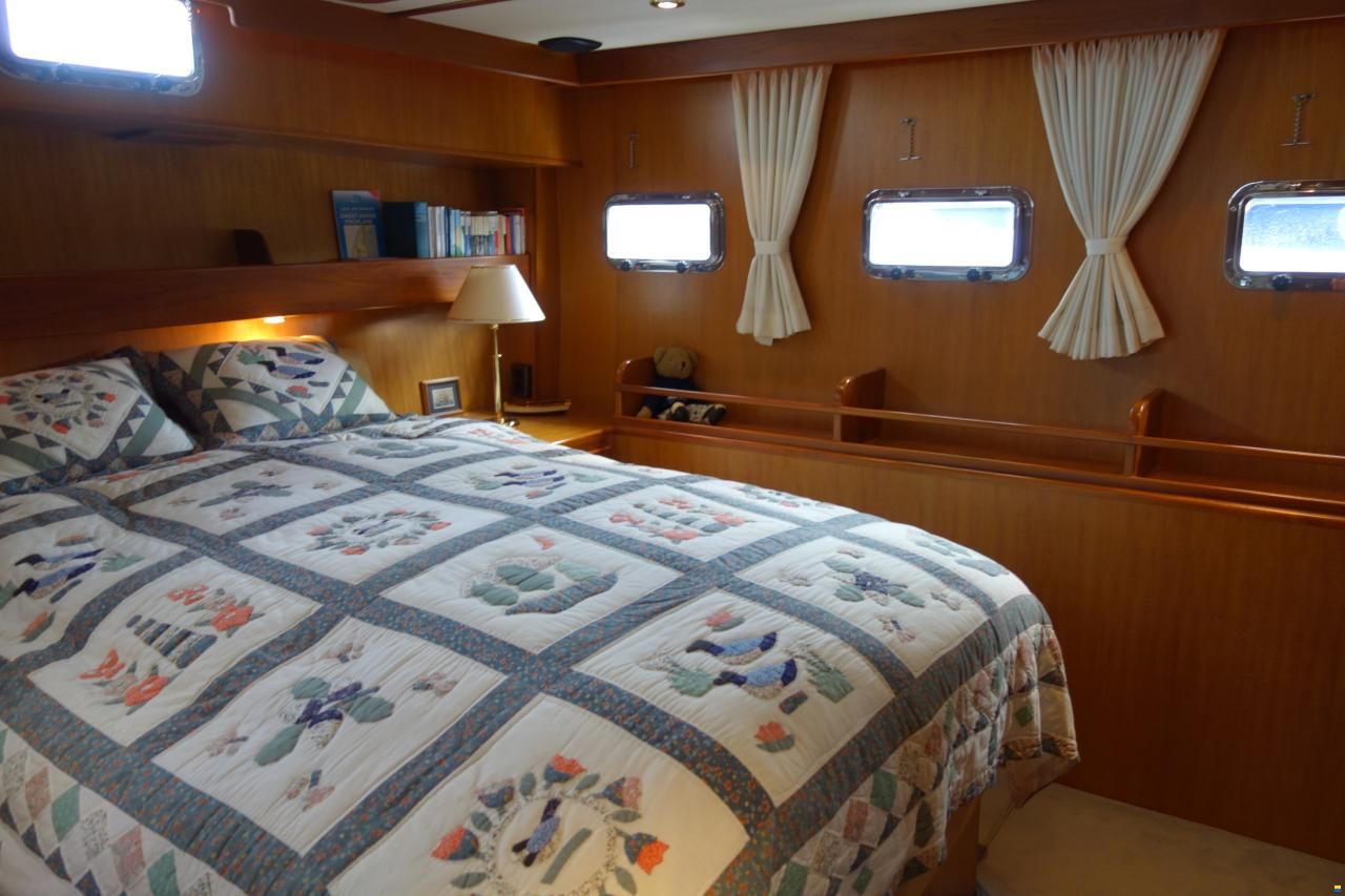 AMS Marine Trawler 420