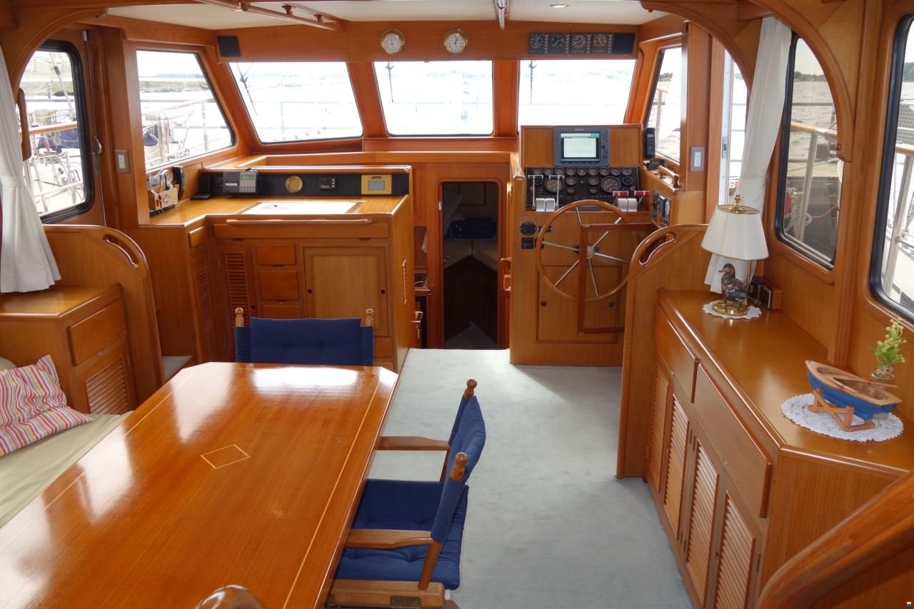 AMS Marine Trawler 420