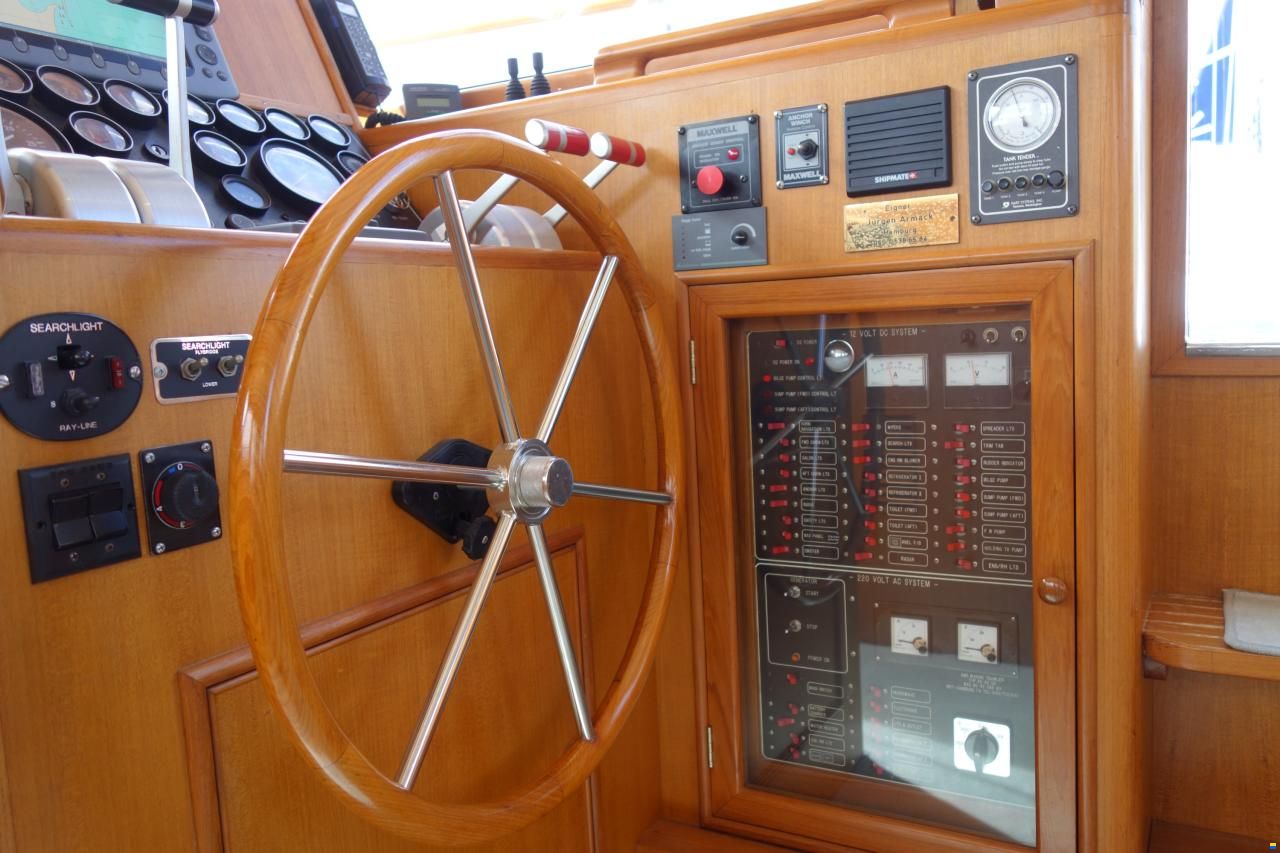 AMS Marine Trawler 420