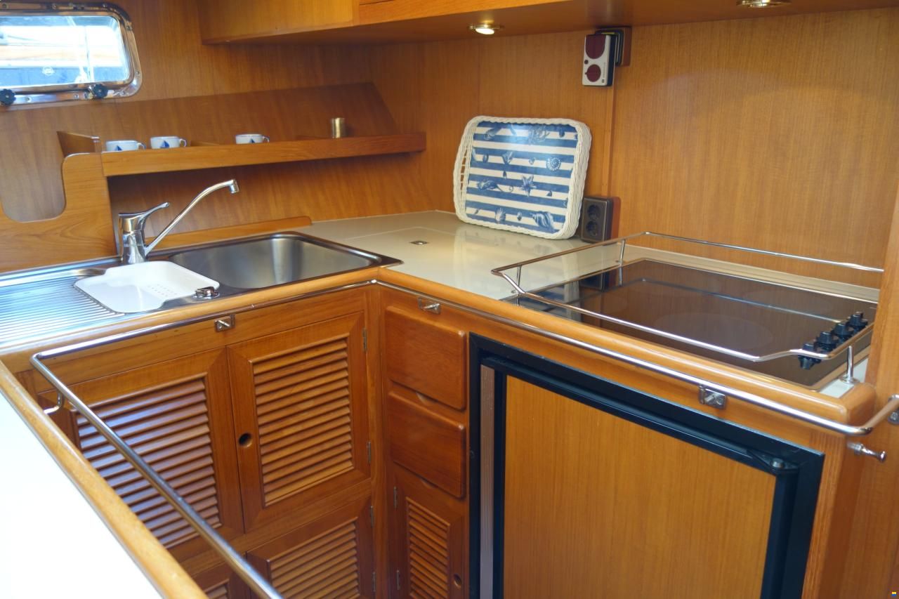 AMS Marine Trawler 420