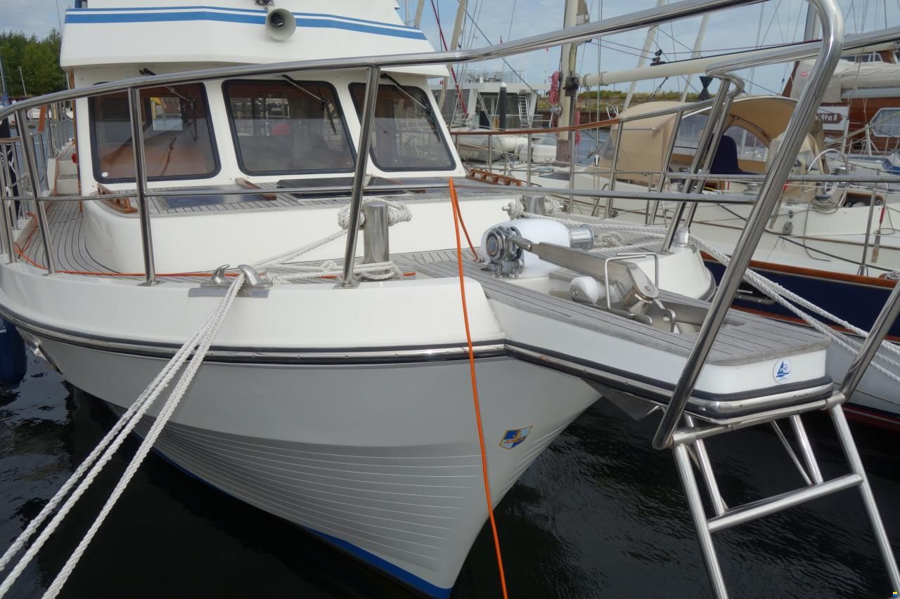 AMS Marine Trawler 420