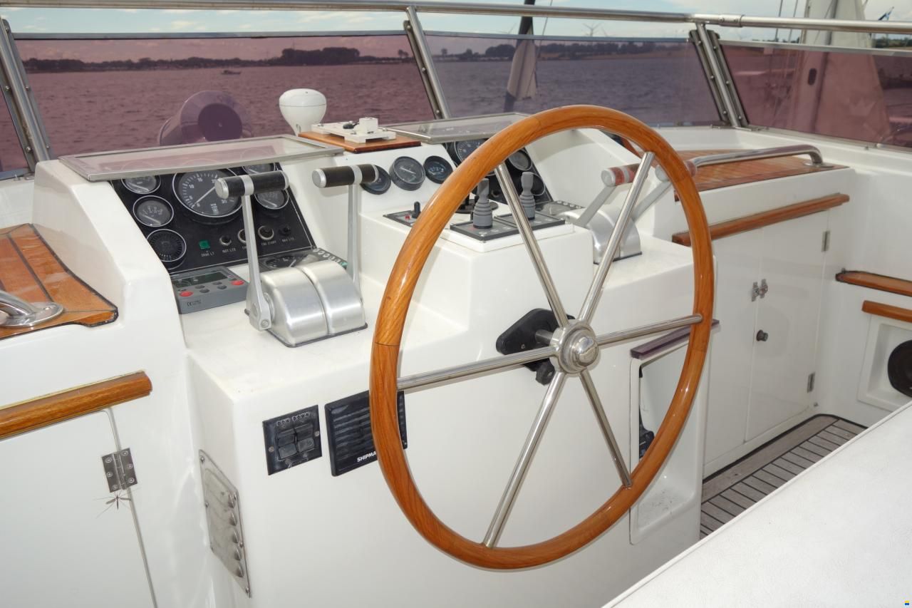 AMS Marine Trawler 420