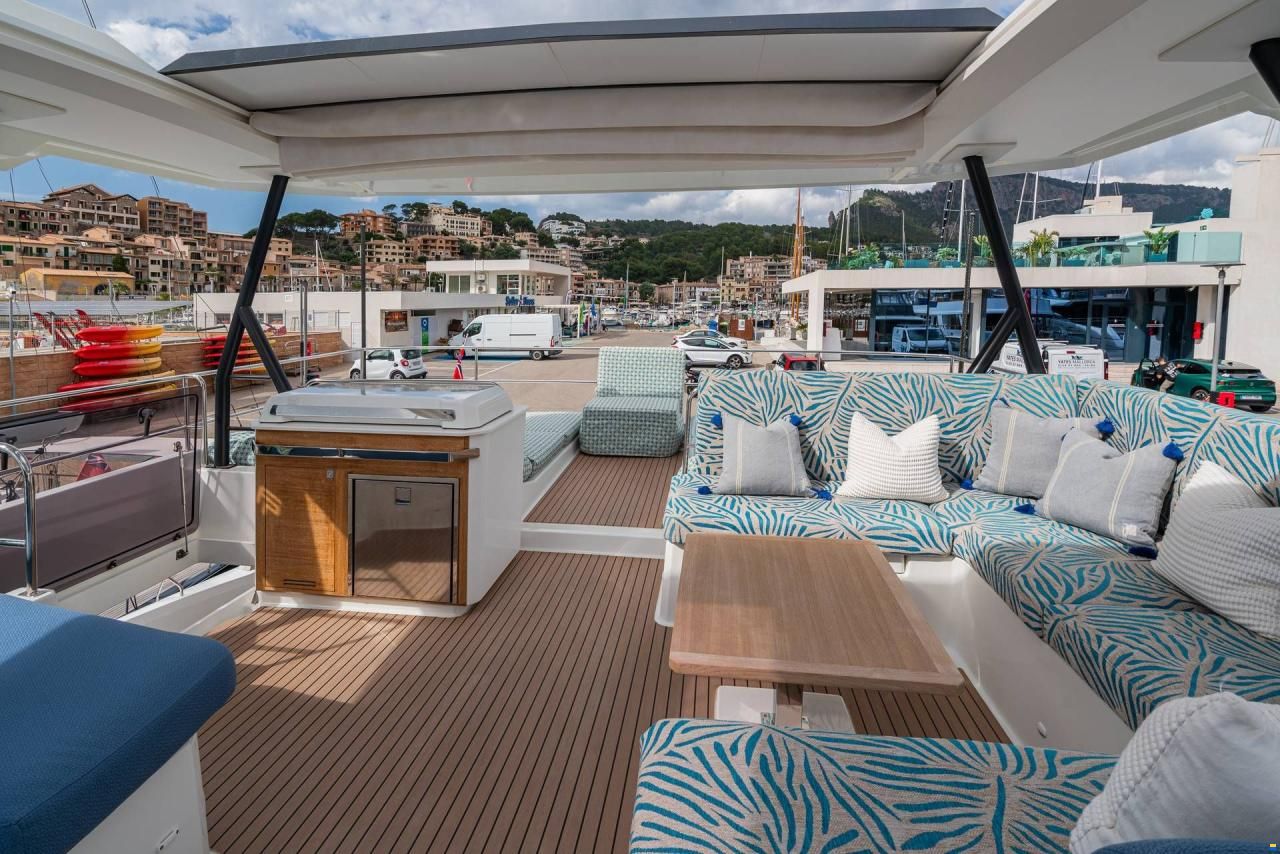Fountaine-Pajot Power 67